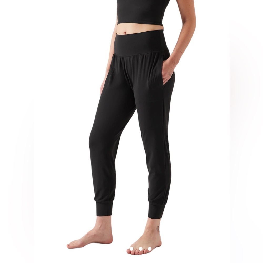 Athleta Salutation Jogger Black Small
